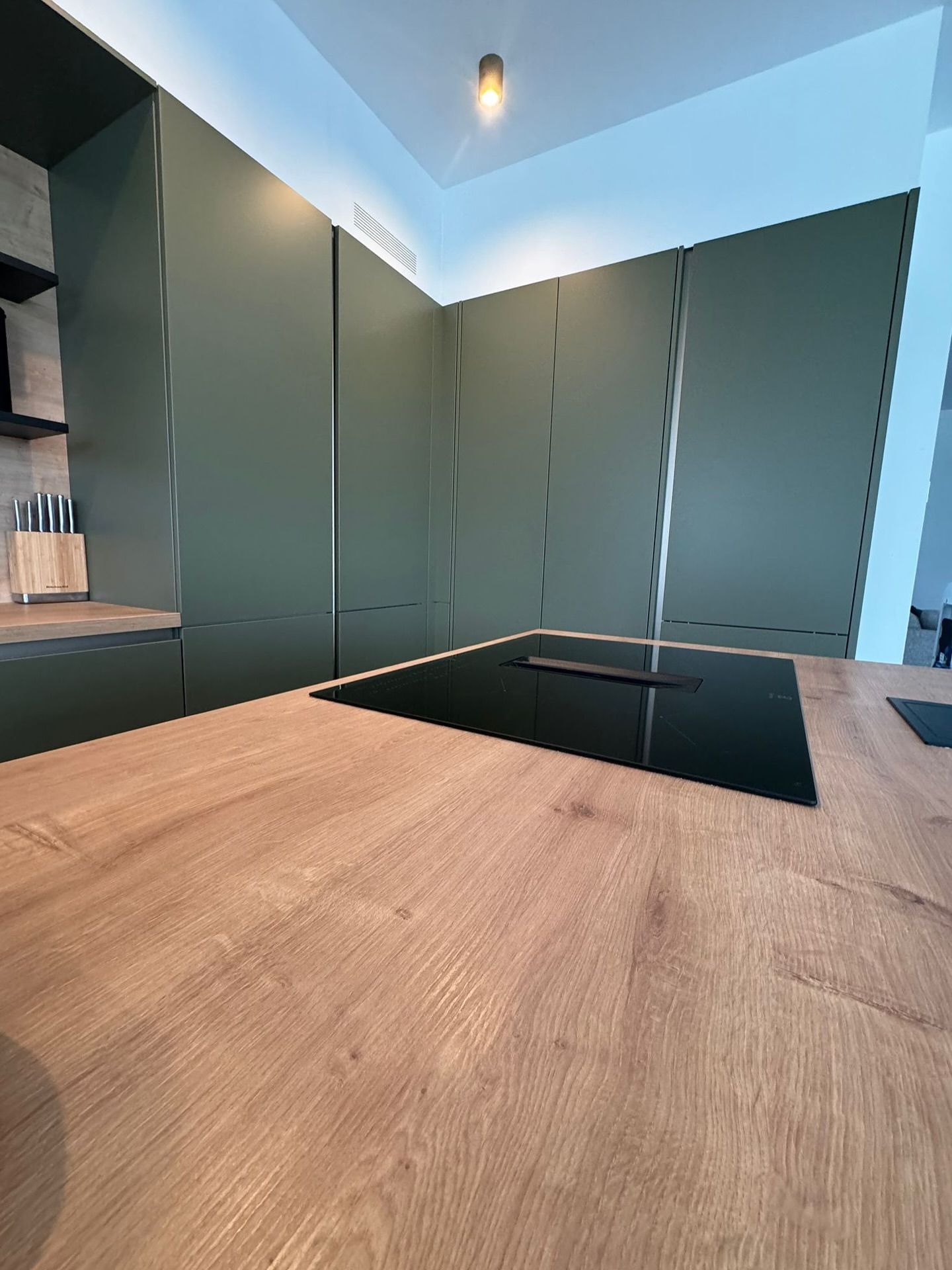 Olijfgroen met warm hout, foto 10